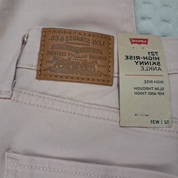 Levi's Denim - Levi's Jeans Women Skinny  size 12 Lt Pink